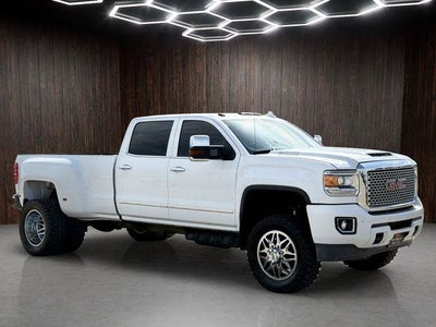 2017 GMC Sierra 3500HD 4X4 Denali 4DR Crew Cab SRW