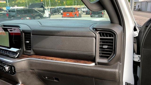 2024 GMC Sierra 2500HD SLT