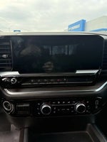 2024 Sierra 2500HD Thumbnail 14