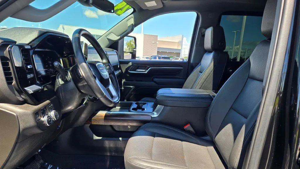 2024 GMC Sierra 2500HD SLT