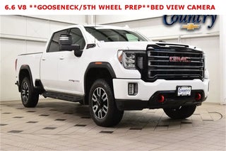 2022 GMC Sierra 2500HD with Summit White Exterior