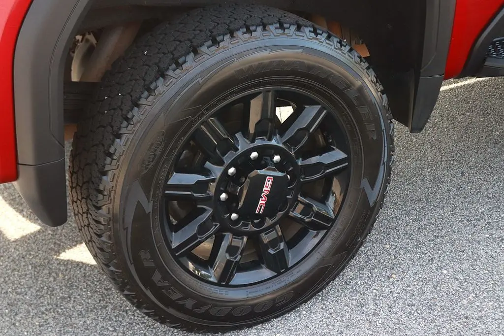 2024 GMC Sierra Hd - $61,899