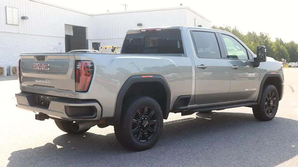 2024 GMC Sierra 2500HD AT4