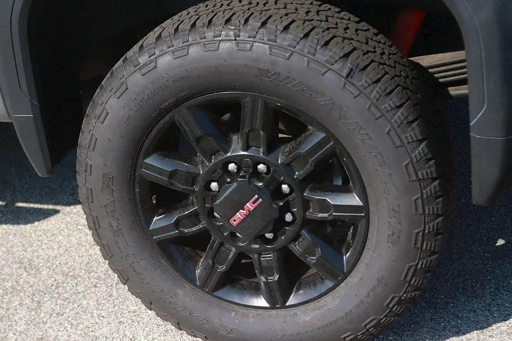 2024 GMC Sierra Hd - $73,520