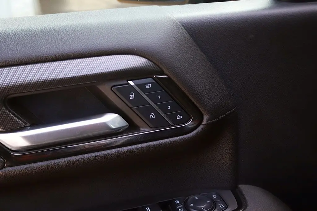 2024 GMC Sierra Hd - $73,520