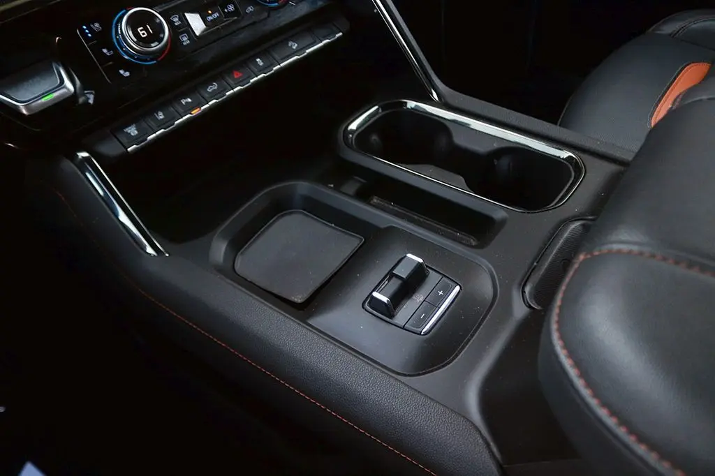 2024 GMC Sierra Hd - $73,520