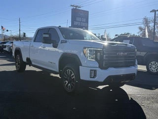 2022 GMC Sierra 2500HD with Summit White Exterior
