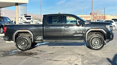 2022 GMC Sierra 2500HD 4X4 AT4 4DR Crew Cab SB