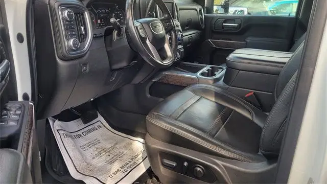 2023 GMC Sierra 2500HD Denali