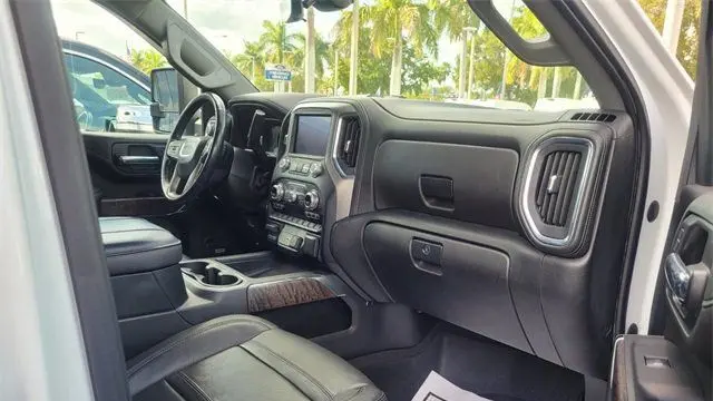 2023 GMC Sierra 2500HD Denali