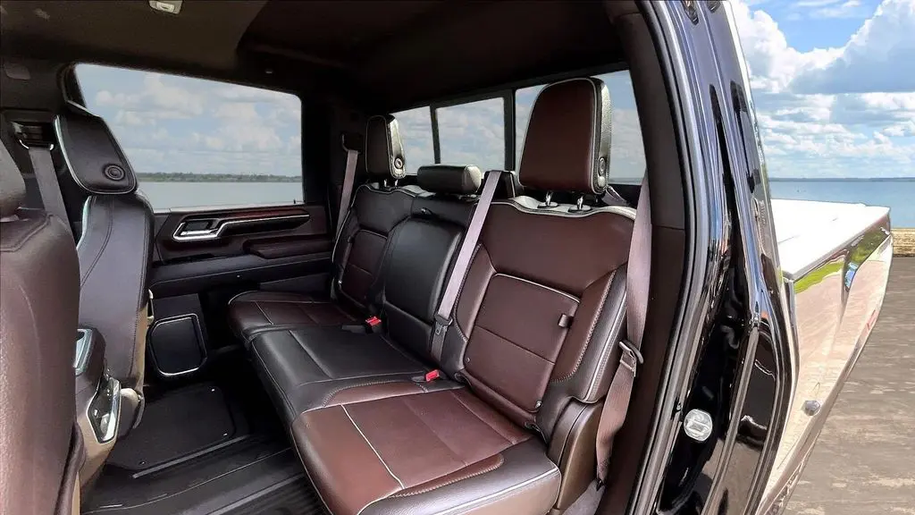 2024 GMC Sierra 2500HD Denali