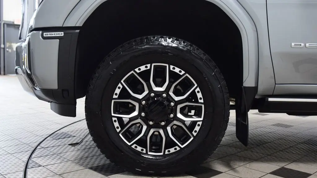 2024 GMC Sierra 2500HD Denali