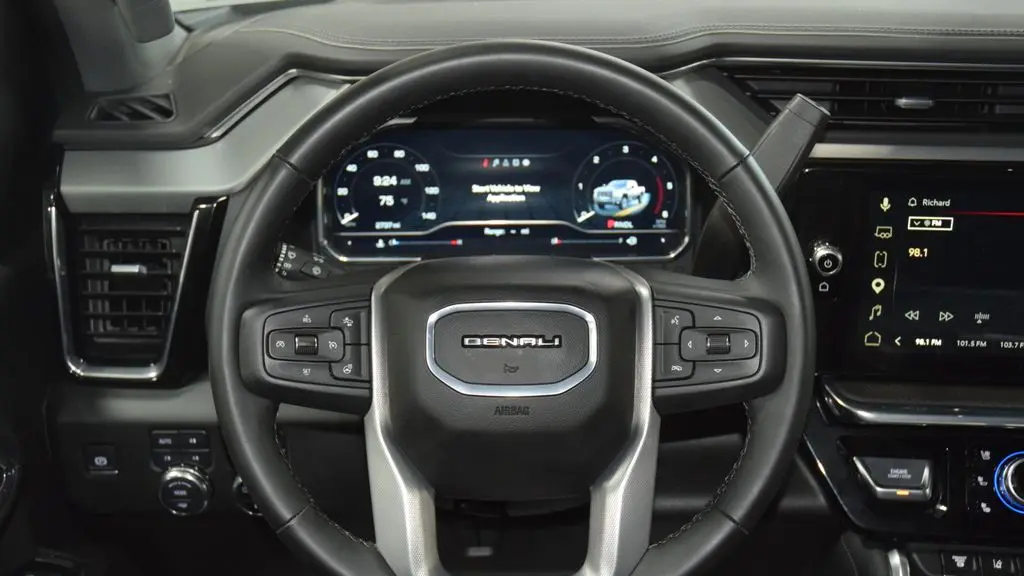 2024 GMC Sierra 2500HD Denali
