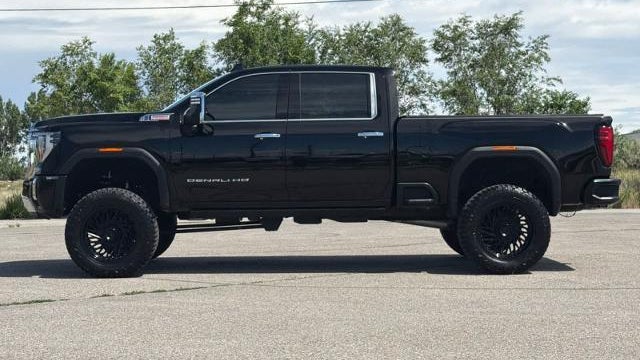 2024 GMC Sierra 2500HD Denali
