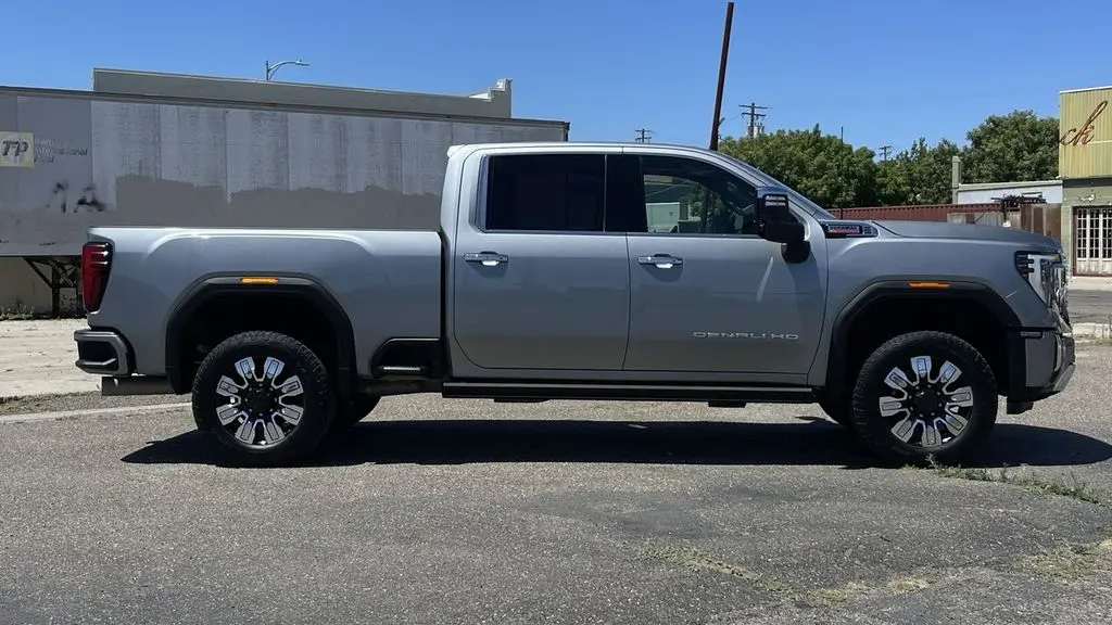 2024 GMC Sierra 2500HD Denali