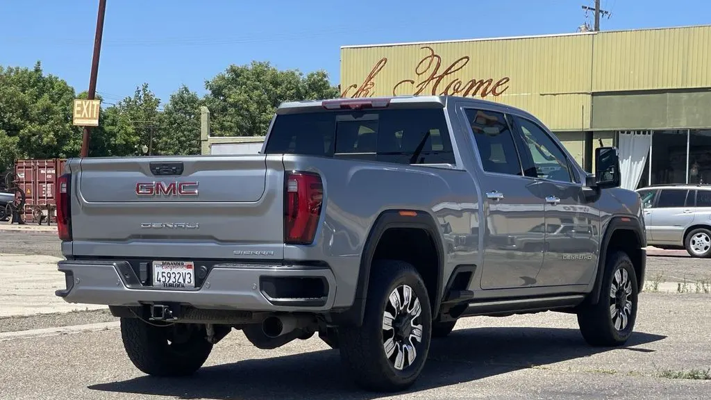2024 GMC Sierra 2500HD Denali