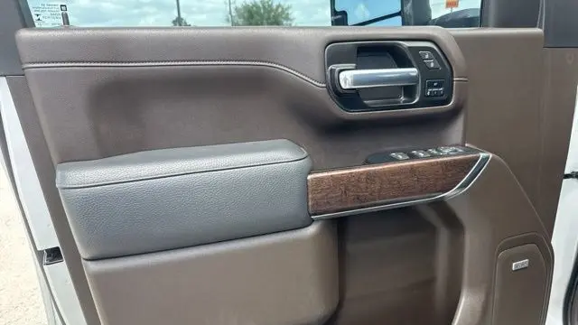 2023 GMC Sierra 2500HD Denali