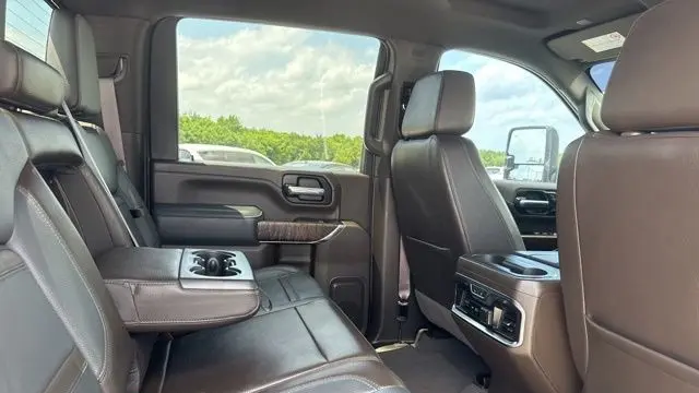 2023 GMC Sierra 2500HD Denali