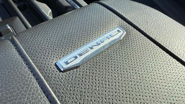 2024 GMC Sierra 2500HD Denali