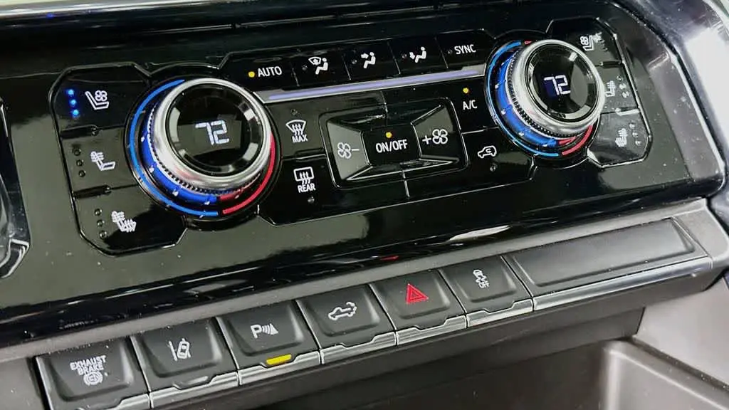 2024 GMC Sierra 3500HD Denali
