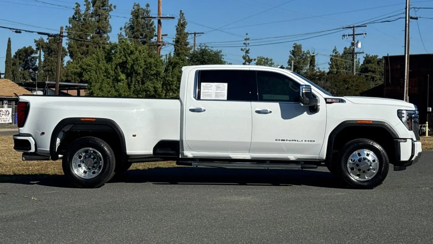 2024 GMC Sierra 3500HD Denali