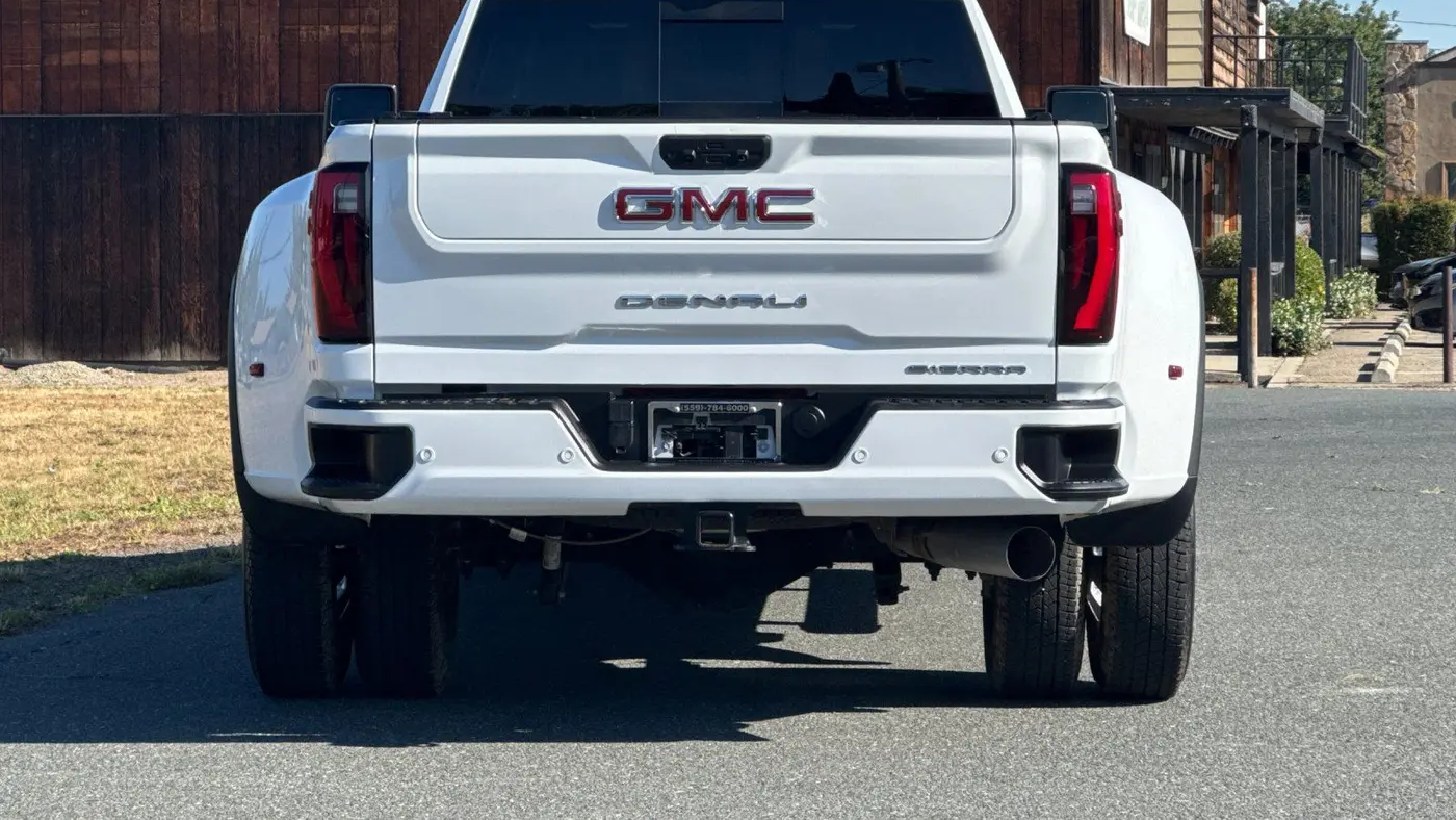 2024 GMC Sierra 3500HD Denali