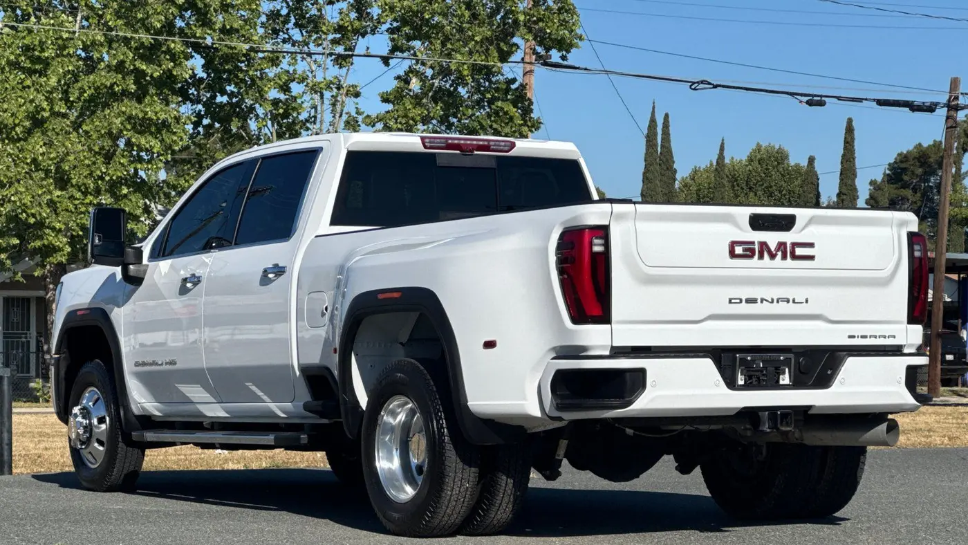2024 GMC Sierra 3500HD Denali