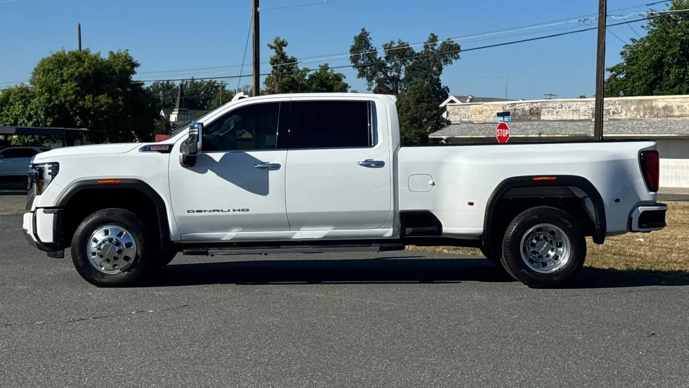 2024 GMC Sierra 3500HD Denali