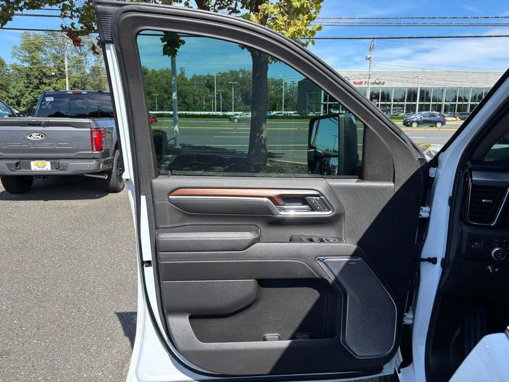 2024 GMC Sierra Hd - $72,995