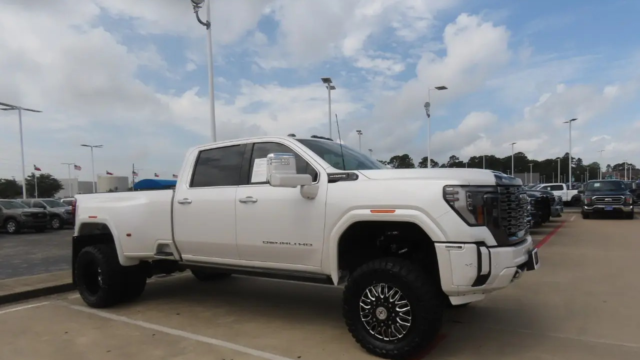 2024 GMC Sierra 3500HD Denali Ultimate