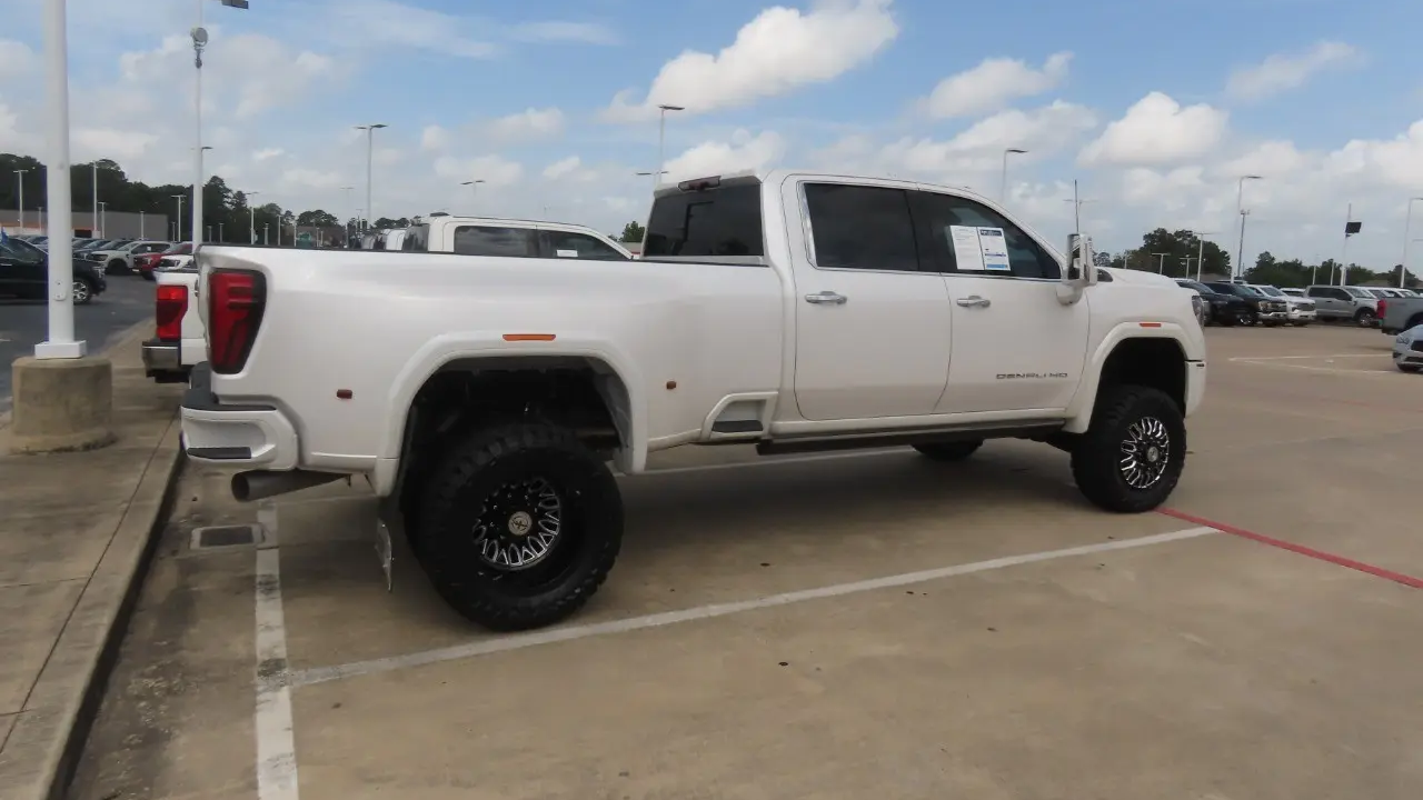 2024 GMC Sierra 3500HD Denali Ultimate