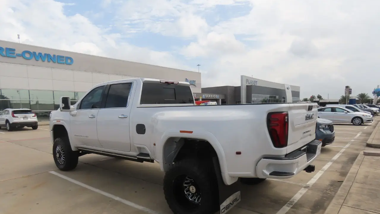 2024 GMC Sierra 3500HD Denali Ultimate