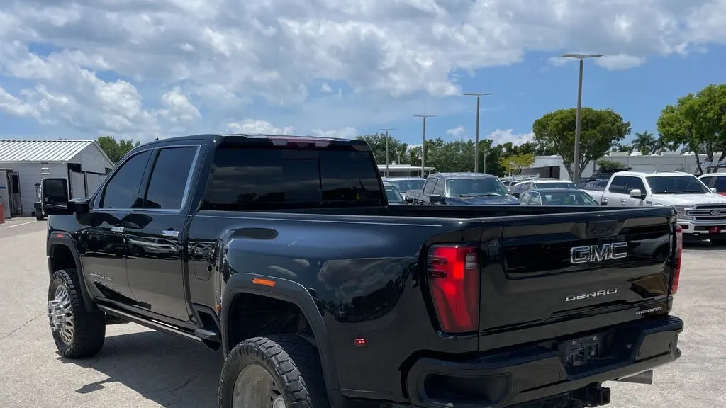 2024 GMC Sierra 3500HD Denali Ultimate