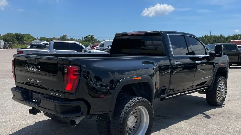 2024 GMC Sierra 3500HD Denali Ultimate
