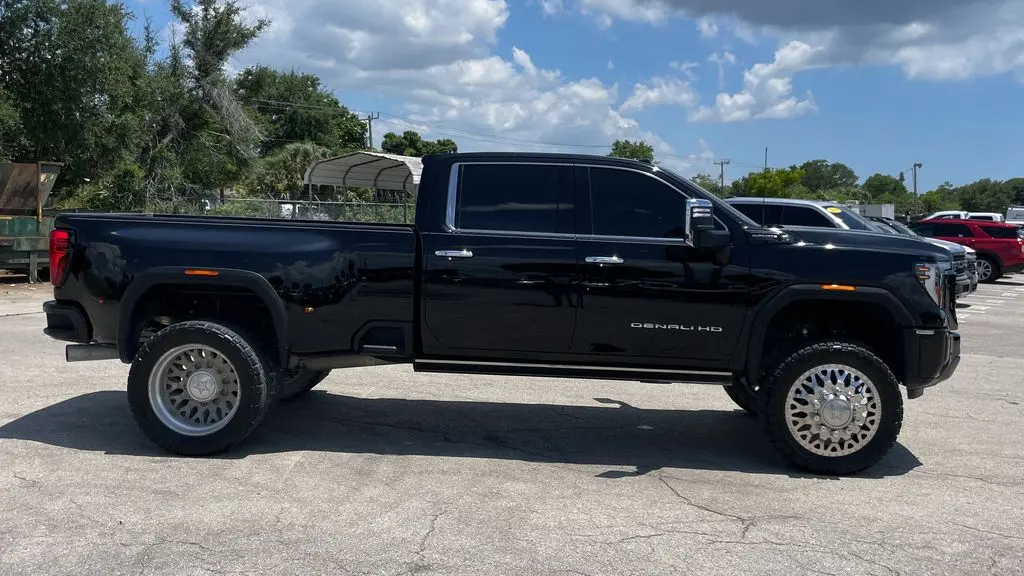 2024 GMC Sierra 3500HD Denali Ultimate