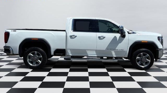 2025 GMC Sierra 2500HD SLT