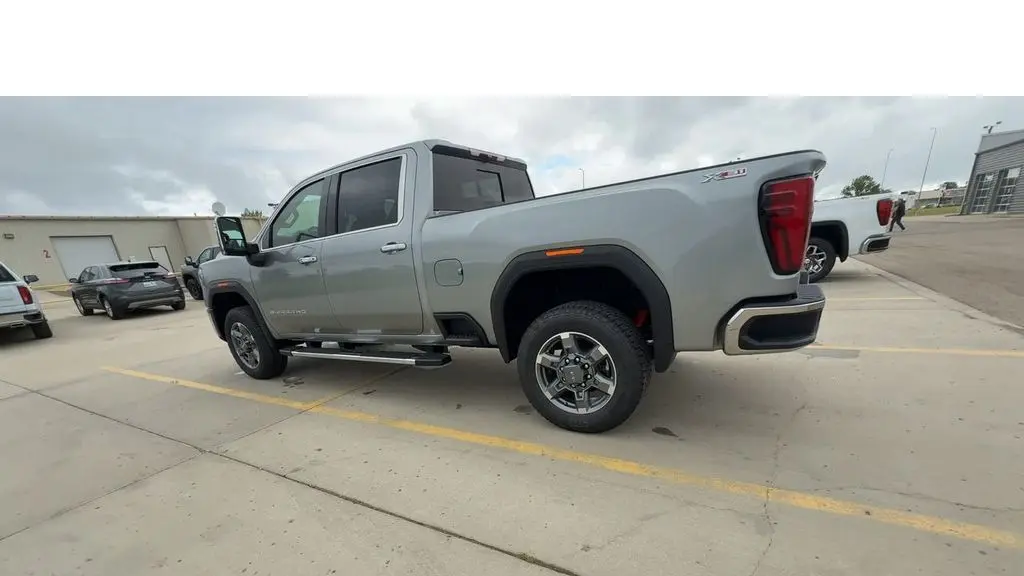 2026 GMC Sierra 2500HD SLT