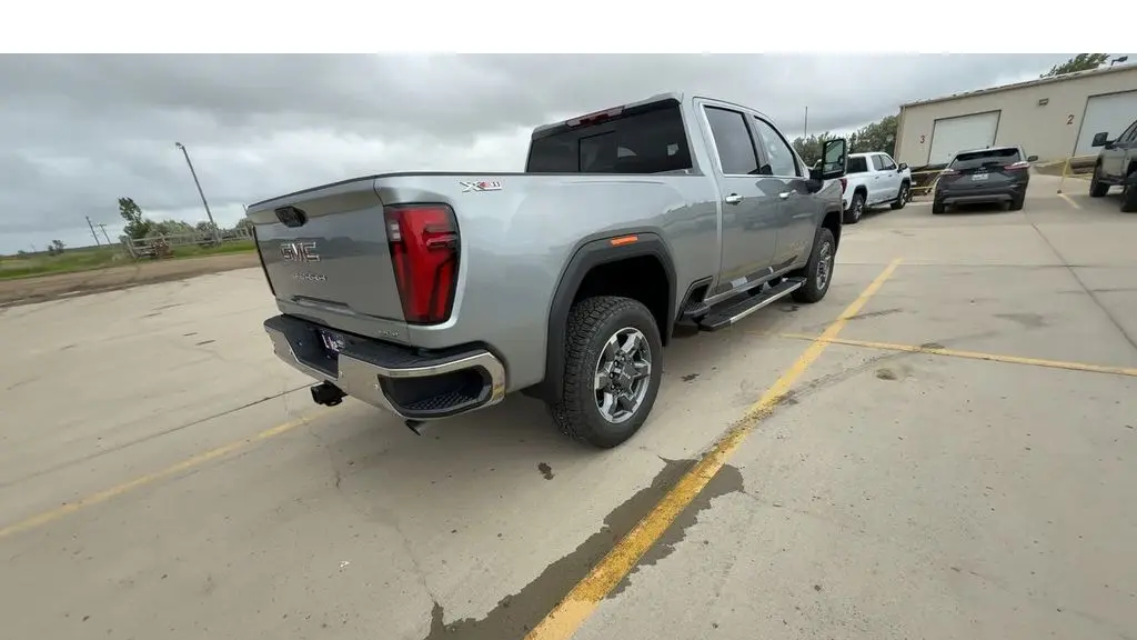 2026 GMC Sierra 2500HD SLT