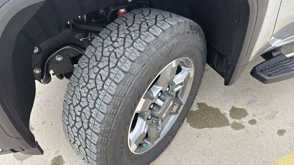 2026 GMC Sierra 2500HD SLT