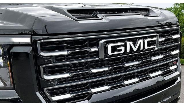 2026 GMC Sierra 2500HD AT4