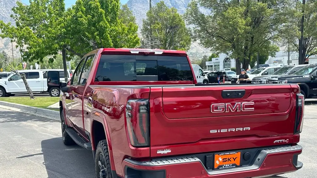 2025 GMC Sierra 2500HD AT4