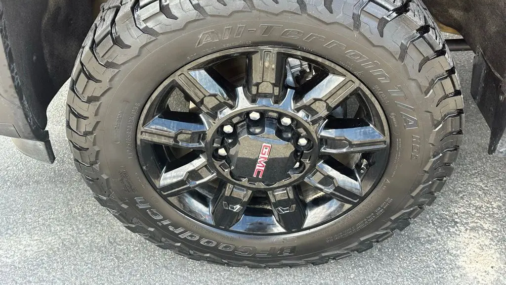 2025 GMC Sierra 2500HD AT4