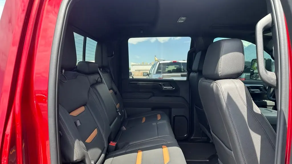2025 GMC Sierra 2500HD AT4