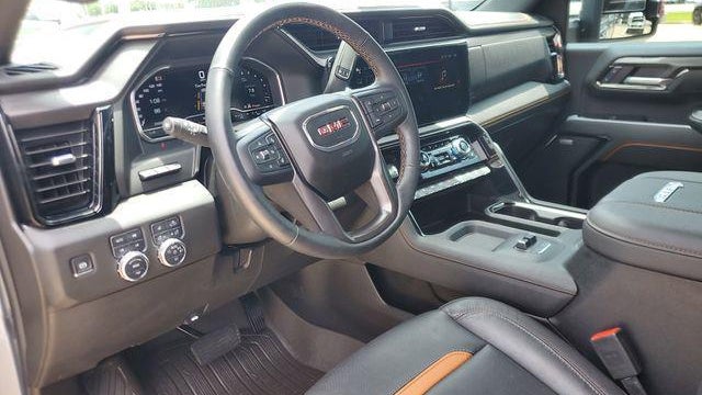 2025 GMC Sierra 2500HD AT4