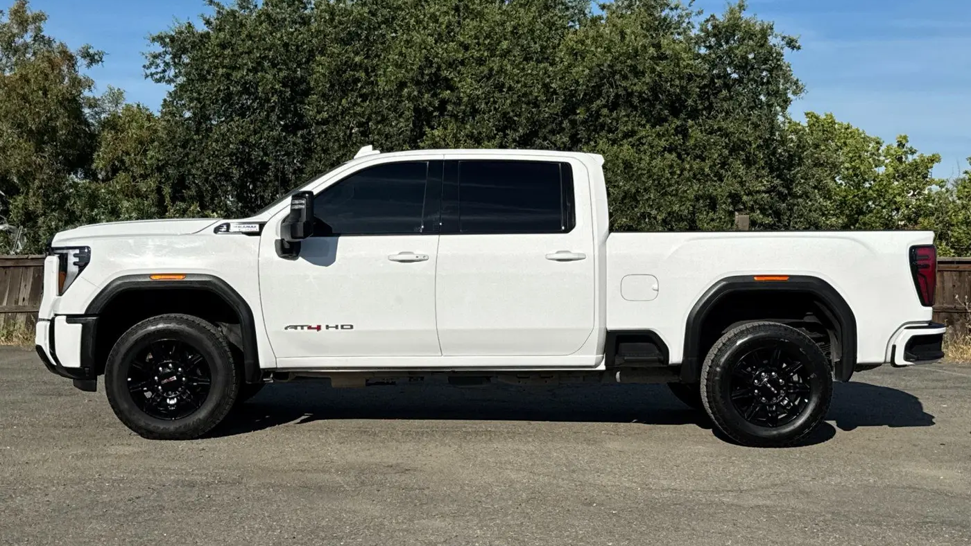 2025 GMC Sierra 2500HD AT4