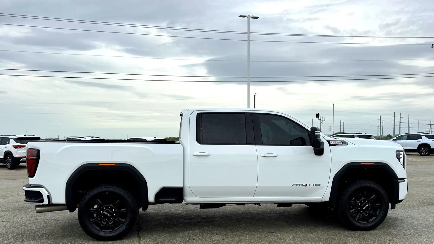 2025 GMC Sierra 2500HD AT4