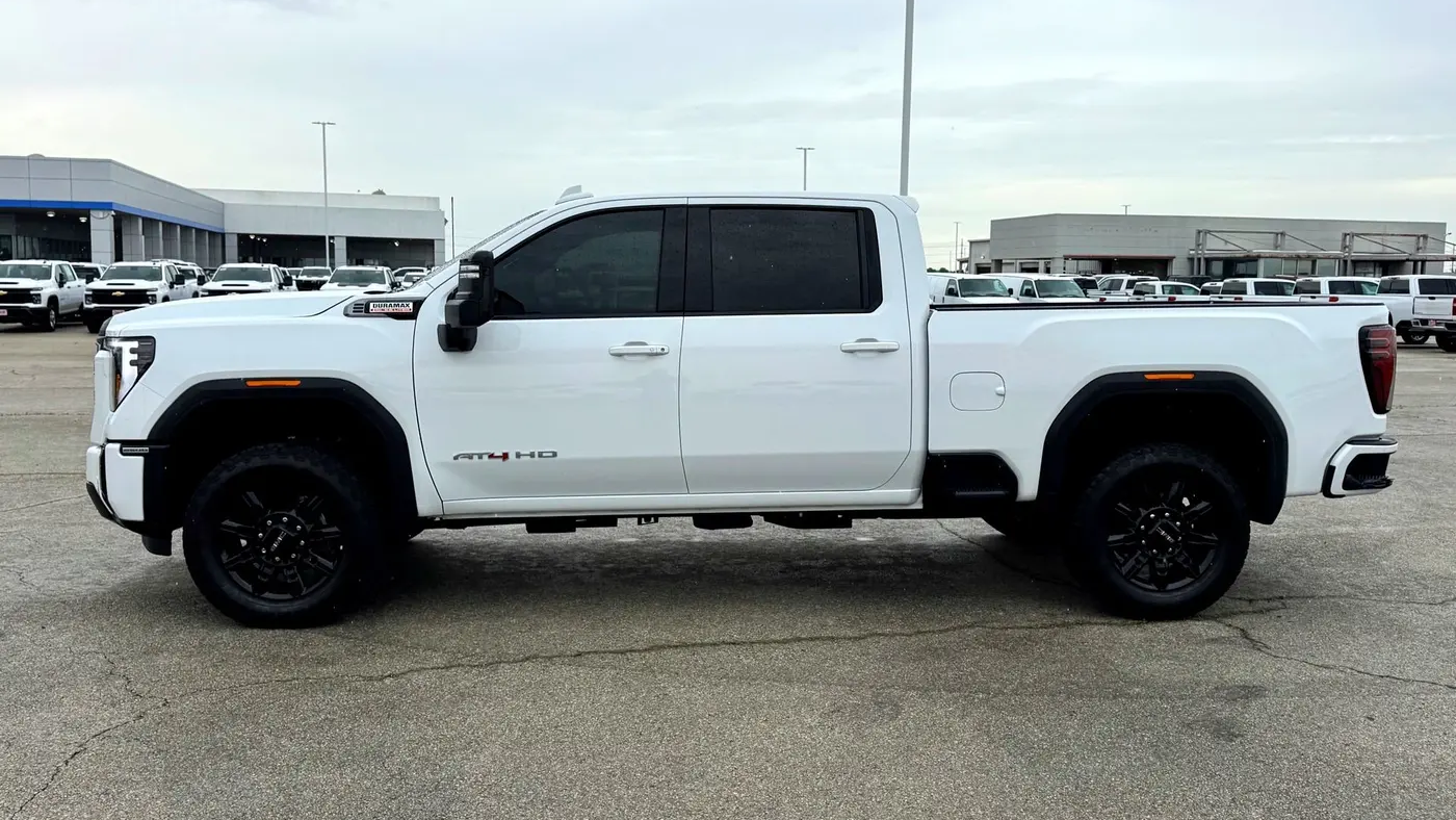 2025 GMC Sierra 2500HD AT4