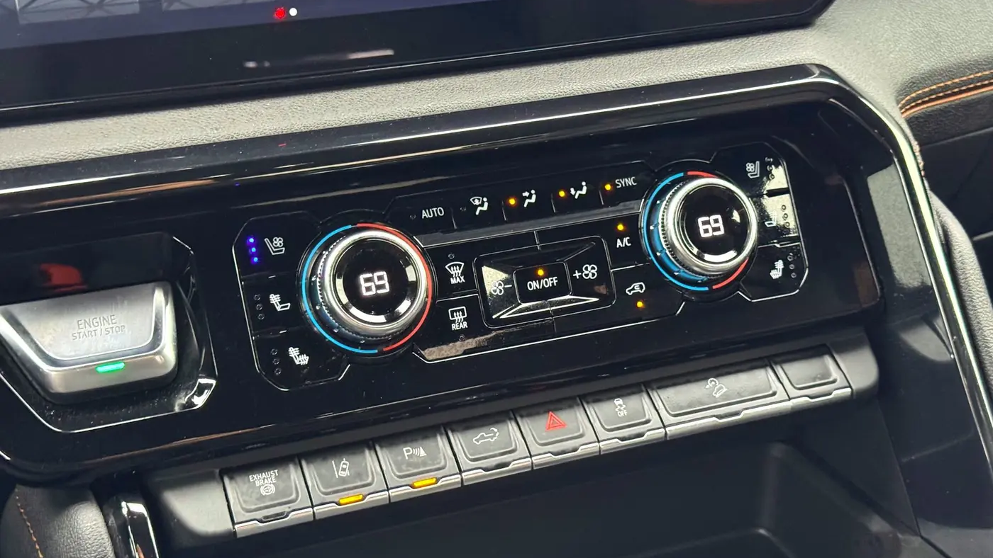 2025 GMC Sierra 2500HD AT4