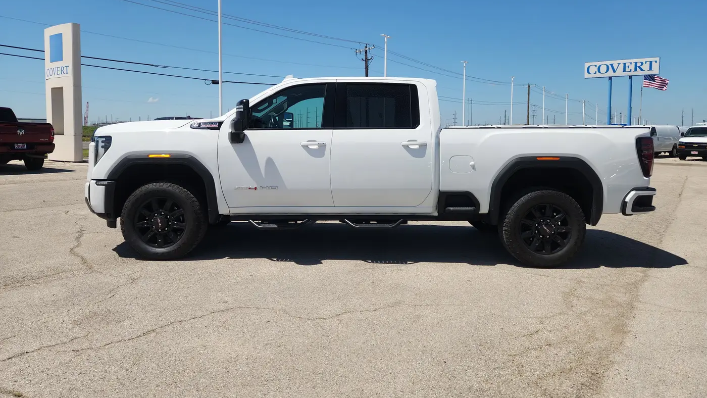 2025 GMC Sierra 2500HD AT4