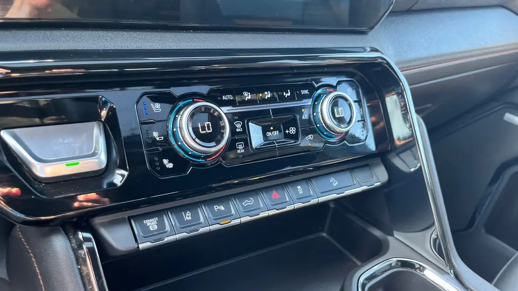 2025 GMC Sierra 2500HD AT4